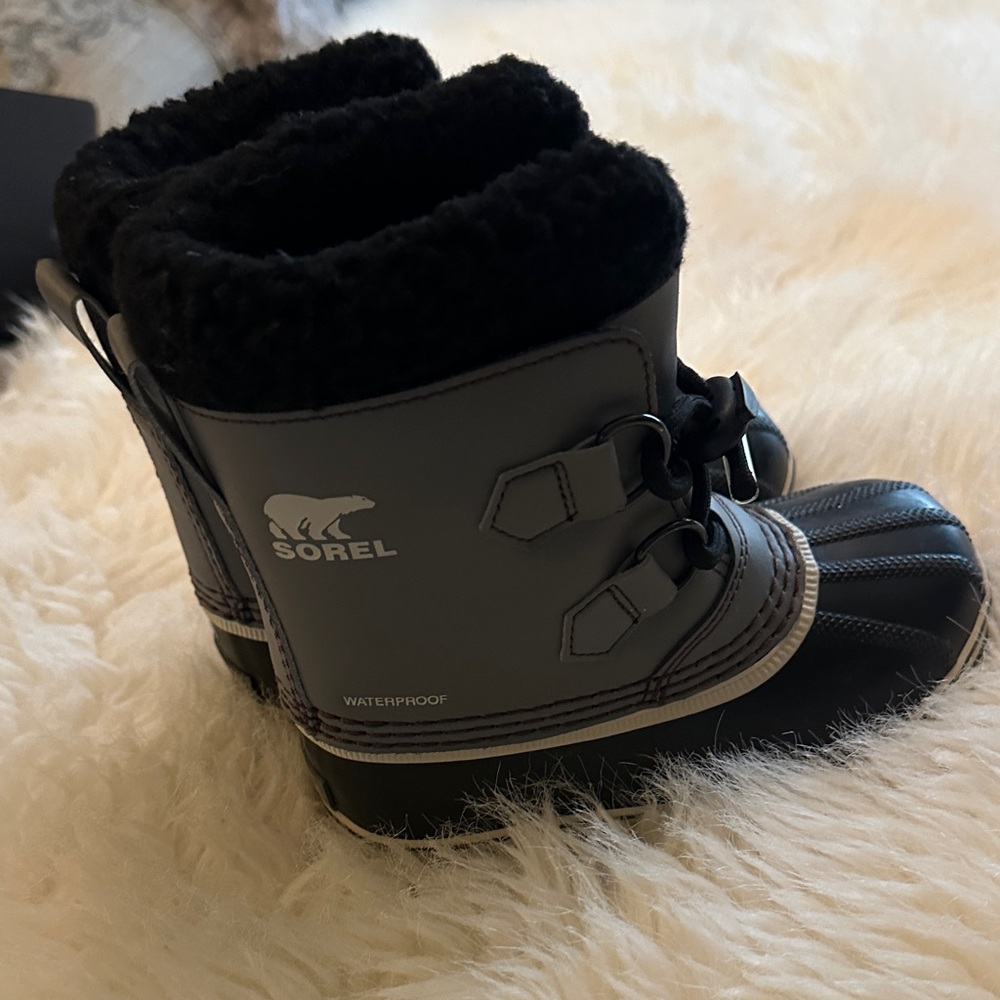 Sorel Kids' Black and Gray Snow Boots